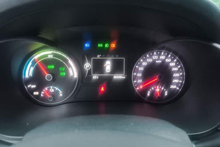 Used Kia K5 New Energy 2018 2.0L ZhiZun Edition
