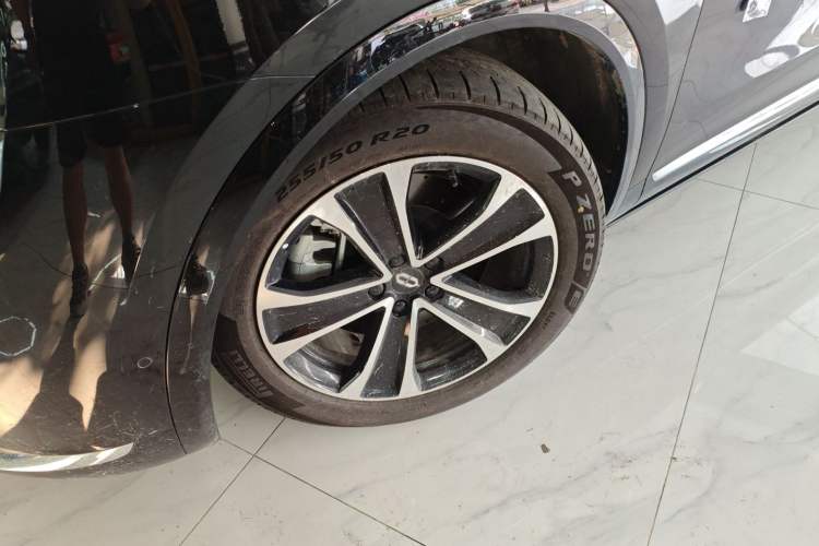 Used Hima AITO M7 2026 Model Range-Extending Ultra All-Wheel Drive 6-Seater Version Left Front Wheel Hub