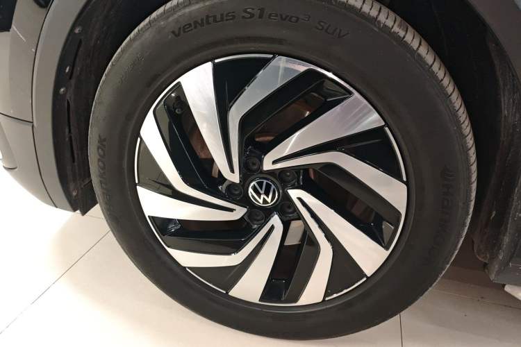 Used Volkswagen Tiguan L 2022 330TSI Automatic Two-Wheel Drive Smart Edition Left Front Wheel Hub