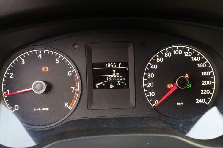 Used Volkswagen Sagitar 2014 Revised Version 1.6L Automatic Comfort Edition Instrument Cluster