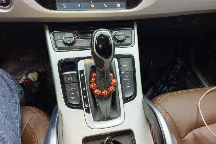Used Geely Auto Emgrand X7 Sport 2016 1.8TD Automatic ZhiZun Version Gear Lever