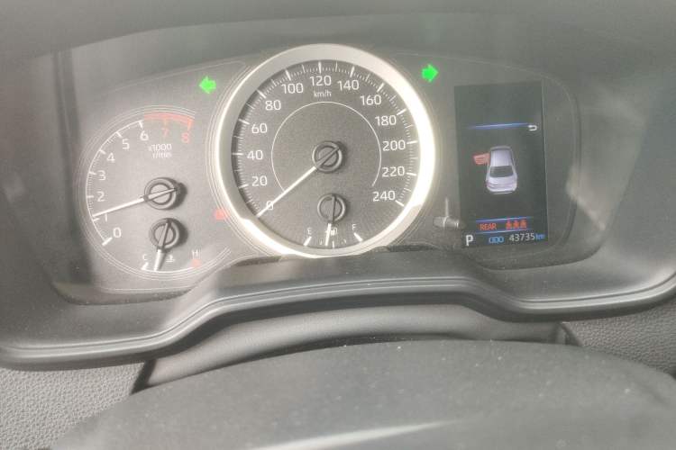 Used Toyota Levin 2019 185T CVT Luxury Edition China VI Standard Odometer Close Up