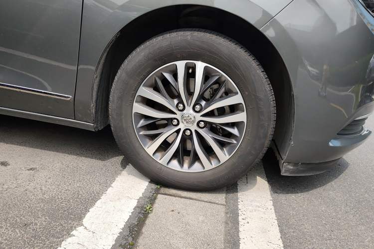 Used Buick GL8 2018 ES 28T Luxury Model China VI Standard Right Front Wheel Hub