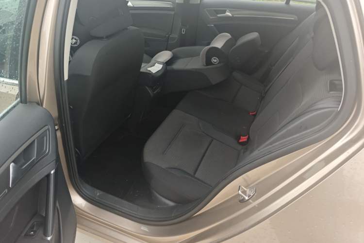 Used Volkswagen Golf 2014 1.6L Automatic Comfort Model Left Rear Seat