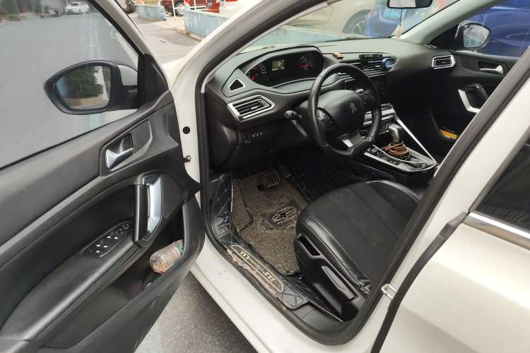 Used Peugeot 308 2016 1.6L Automatic Luxury Edition Driver Seat