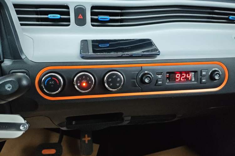 Used Wuling Hongguang MINIEV 2022 Zizai Version Lithium Iron Phosphate Audio And AC Panel