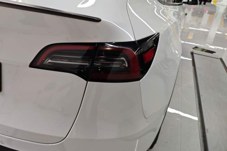 Used Tesla Model Y 2022 Long-Range All-Wheel-Drive Version
