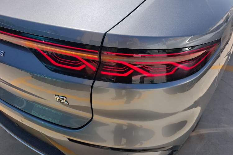 Used BYD Han 2022 EV Genesis Edition 715KM Front-Wheel-Drive Prestige Model Right Rear Taillight