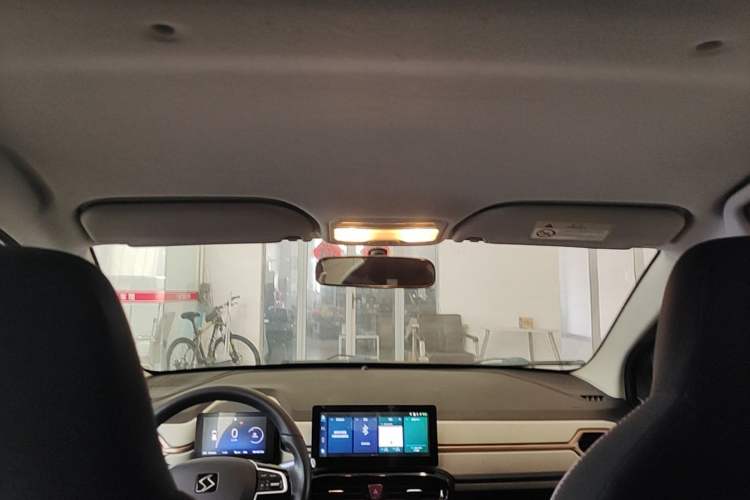 Used SOL E10X 2021 302 km Range Luxury Version 30.2 kWh Headliner