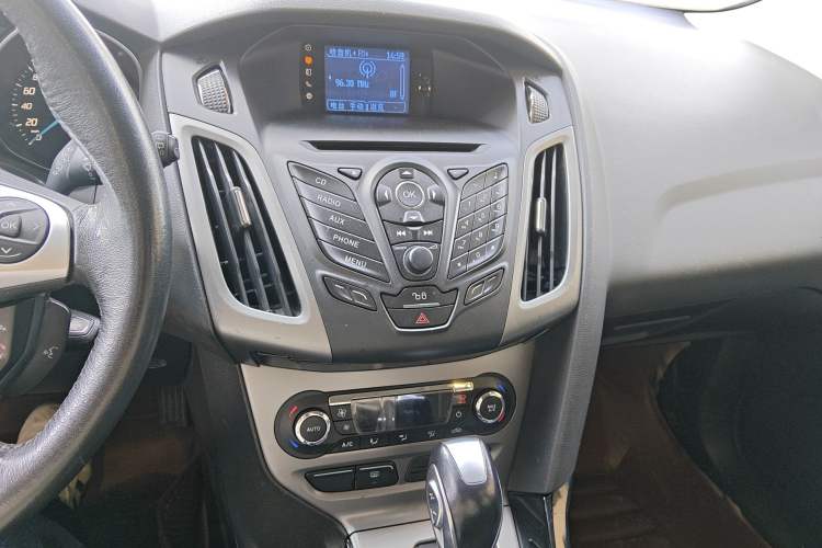 Used Ford Focus 2012 Hatchback 1.6L Automatic Fashion Edition
