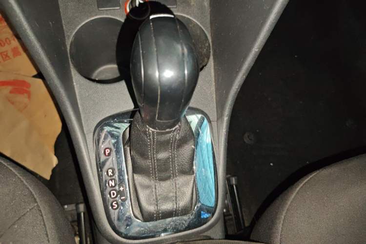 Used Volkswagen Polo 2011 1.6L Automatic ZhiShang Version Gear Lever