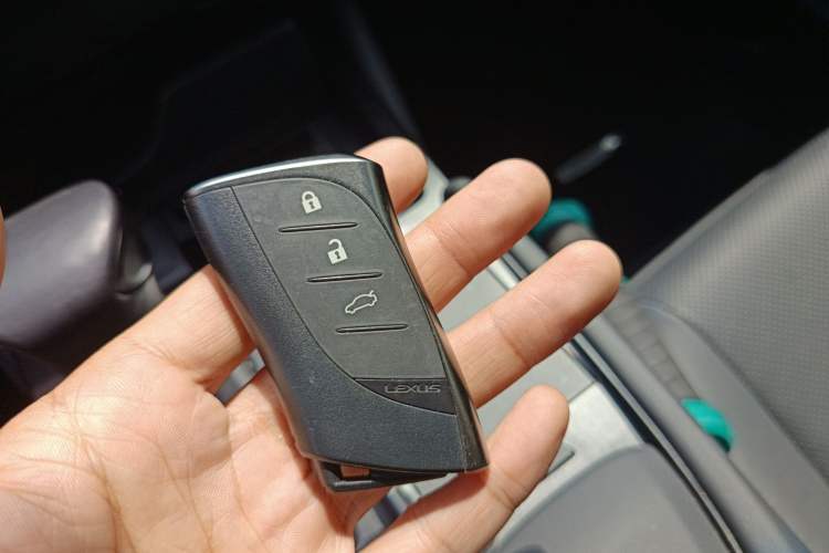 Used Lexus ES 2021 300h Excellence Edition Vehicle Key