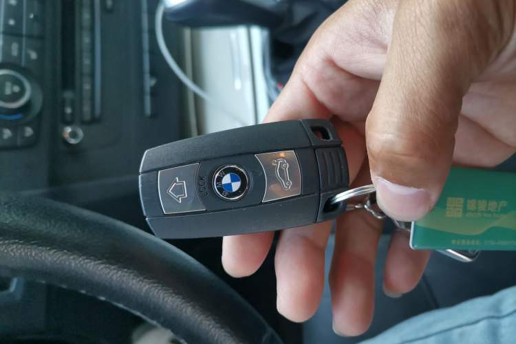 Used BMW 3 Series 2012 320i Luxury Edition Vehicle Key