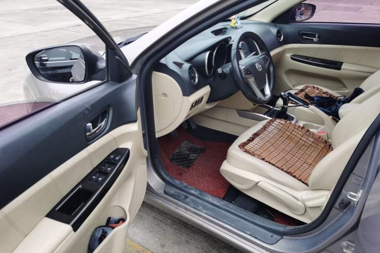 Used Changan Eado 2015 1.6L Manual Luxury Model China V Standard