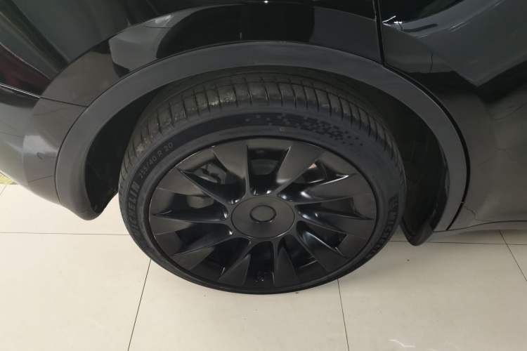 Used Tesla Model Y 2021 Long-Range All-Wheel-Drive Version