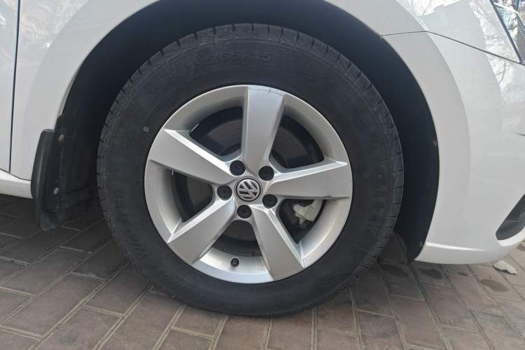 Used Volkswagen Lavida 2019 1.5L Automatic Fashion Edition China VI Right Front Wheel Hub