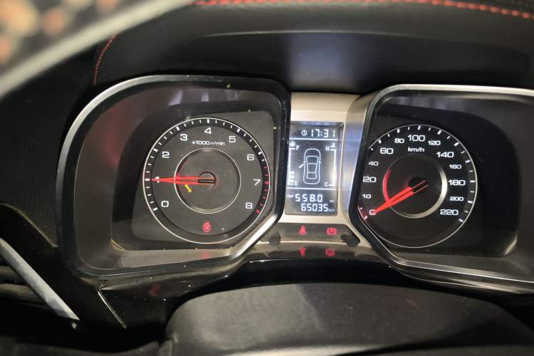 Used Zotye Domy X5 2015 1.5T Manual Luxury Version China IV Standard