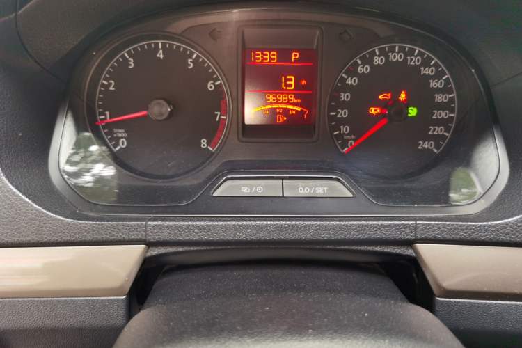 Used Volkswagen Jetta 2016 1.6L 25th Anniversary Edition Instrument Cluster