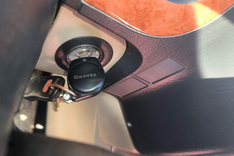 Used Jinbei Grace 2016 2.0L Express Utility Model
