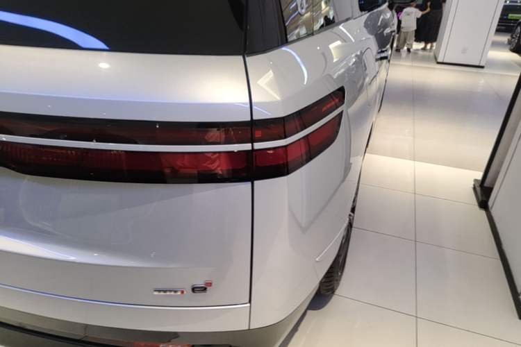 Used Denza N9 2025 Prestige Version