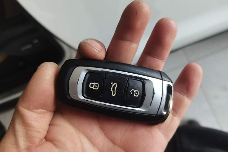 Used Geely Auto Vision X6 2018 1.4T CVT 4G Connected Flagship Edition
