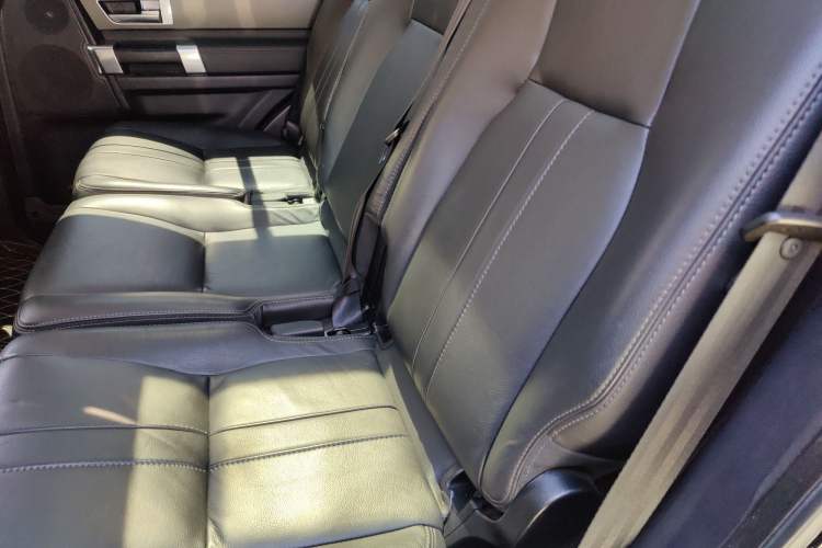 Used Land Rover Discovery 2016 3.0 SC Obsidian Black Heritage Edition HSE