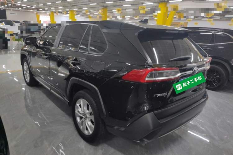 Used Toyota Wildlander 2022 Updated Version 2.0L CVT Two-Wheel Drive Leading Edition Exterior 2