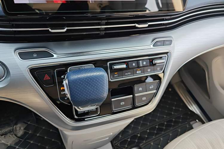 Used Roewe iMAX8 2022 400TGI Prestige Edition Gear Lever