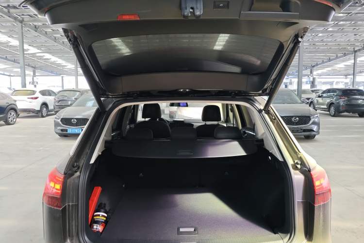 Used Volkswagen Tayron 2022 280TSI Two-Wheel Drive Luxury Smart Connectivity Version Trunk