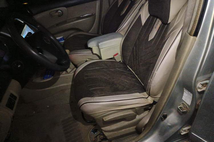 Used Nissan Livina 2013 1.6XL Manual Luxury Edition