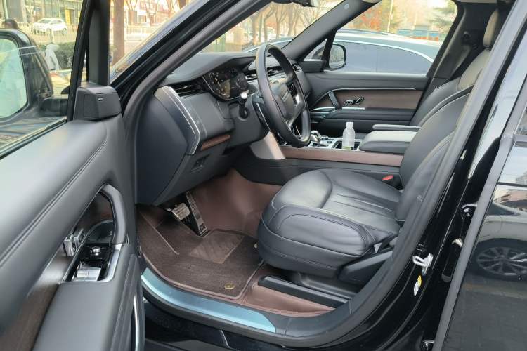 Used Land Rover Range 2023 3.0 L6 360 PS Grand Edition
