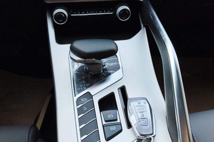 Used Geely Auto Coolray 2023 1.5T DCT Platinum Edition
