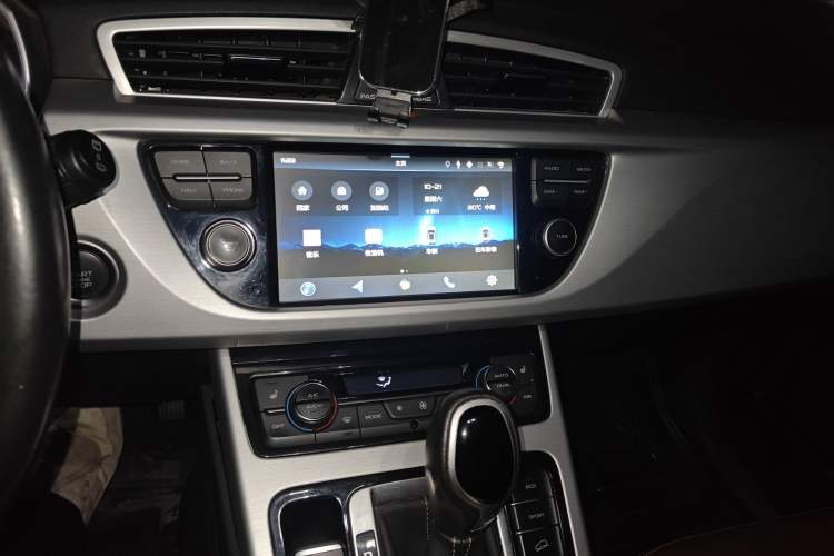 Used Geely Auto Emgrand X7 Sport 2016 1.8TD Automatic ZhiZun Version
