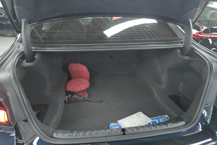 Used BMW 5 Series 2023 530Li Luxury Edition M Sport Package
