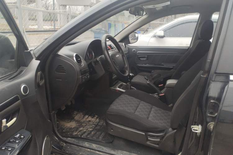 Used Haval H5 Classic 2015 2.0T Manual Two-Wheel Drive Advanced Version Driver Seat