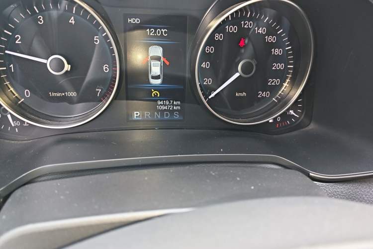 Used Hongqi H7 2021 1.8T Executive Edition Odometer Close Up