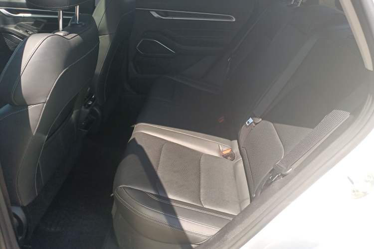 Used Geely Auto Emgrand 2023 4th Generation Champion Edition 1.5L CVT Prestige Model Left Rear Seat