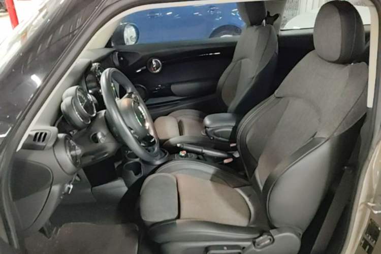 Used MINI 2019 1.5T COOPER Classic Edition
