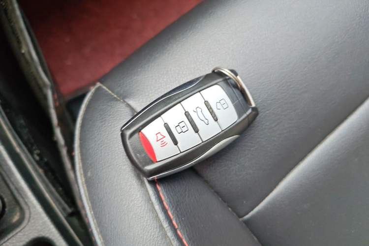 Used Haval M6 2019 1.5T DCT Two-Wheel Drive Elite Version China V Standard Vehicle Key