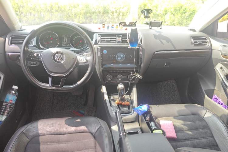 Used Volkswagen Sagitar 2015 230TSI Automatic Luxury Model
