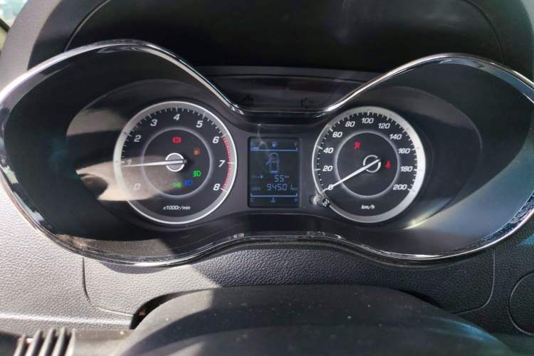 Used Baojun 560 2015 1.8L manual Comfort trim level Instrument Cluster