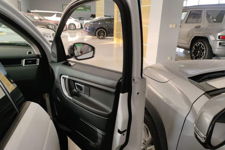 Used Land Rover Discovery Sport 2017 2.0T SE