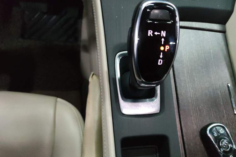 Used Buick LaCrosse 2018 28T Avenir
