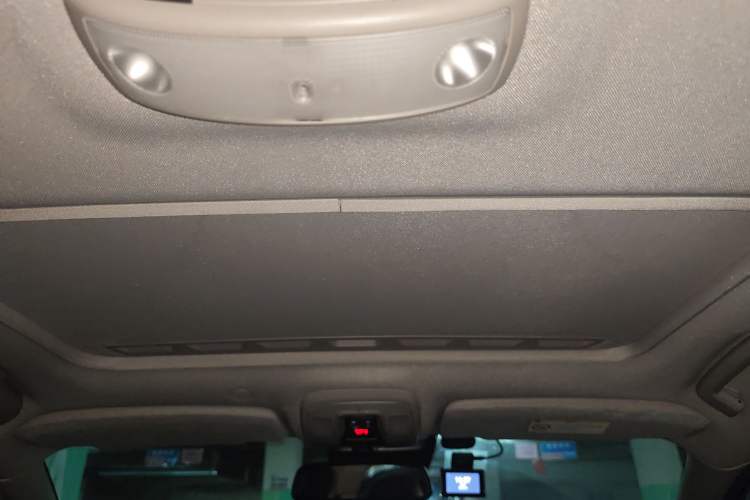 Used Volvo S60 2015 S60L 2.0T Zhiyuan Edition
