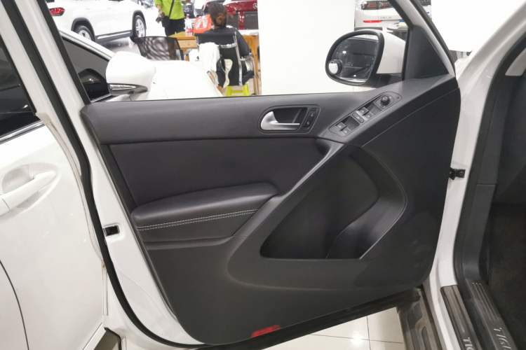 Used Volkswagen Tiguan L 2017 300TSI Automatic Two-Wheel Drive Silk Road Luxury Edition