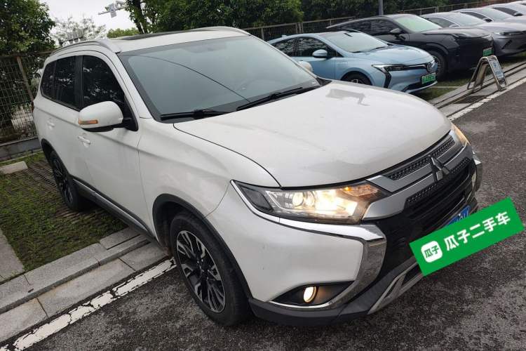 Used Mitsubishi Outlander 2020 2.0L Two-Wheel Drive Enjoyment Version 5 Seats
