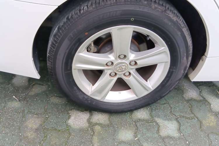 Used Toyota Reiz 2013 2.5V Elite Edition Right Rear Wheel Hub