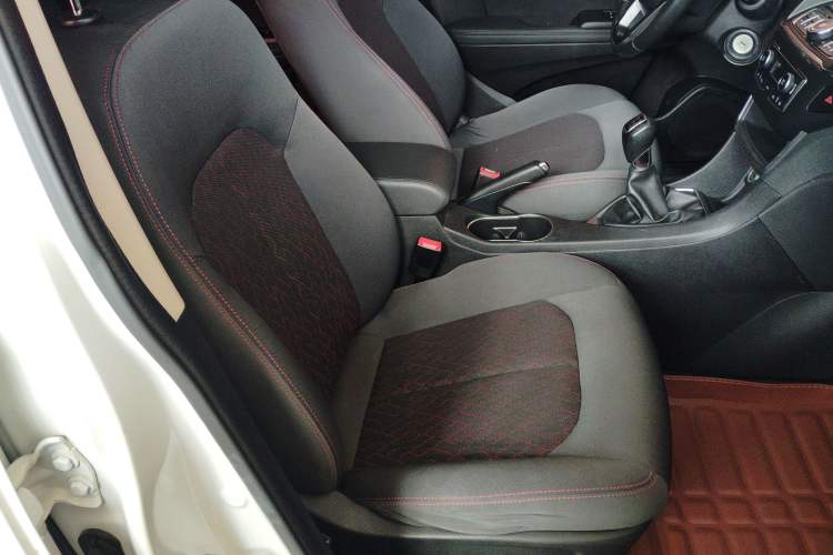 Used Dongfeng Aeolus AX5 2017 1.4T Manual Qushang Model Right Front Seat