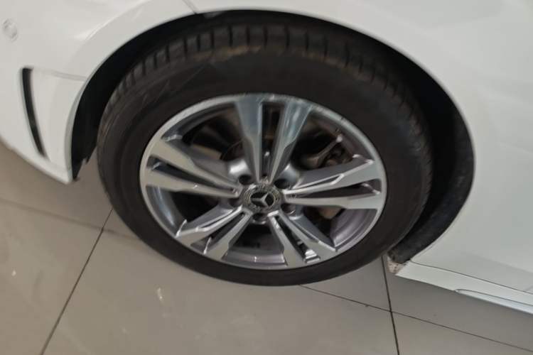 Used Mercedes-Benz C-Class 2020 Restyled C 200 L Fashion Edition Sport Version Left Front Wheel Hub