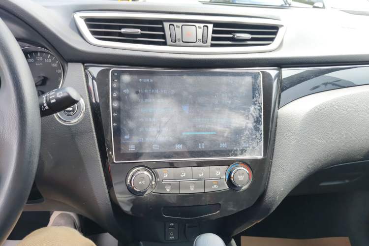 Used Nissan Qashqai 2016 2.0L CVT Luxury Edition Audio And AC Panel